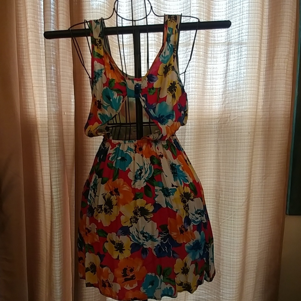 Dress - Picture 2 of 2